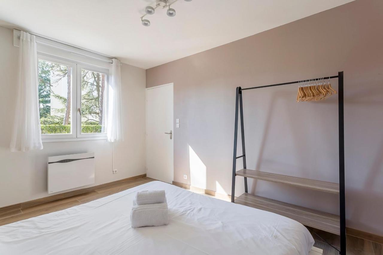 Suite Granges En Rez-De-Jardin Pour 4 Voyageurs Lyon Exterior foto