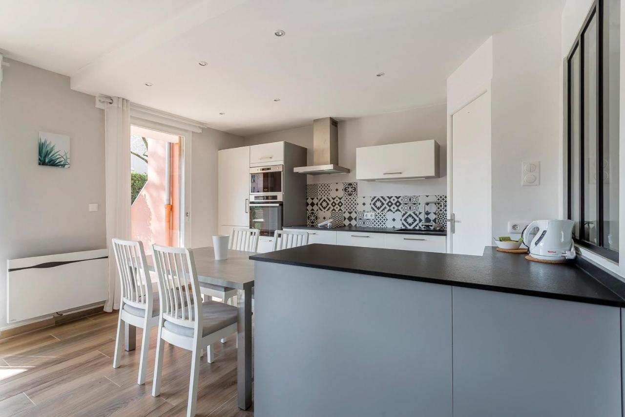 Suite Granges En Rez-De-Jardin Pour 4 Voyageurs Lyon Exterior foto